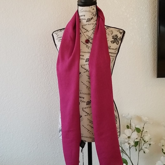 New GUCCI Monogram Wool & Silk Scarf - Picture 6 of 11